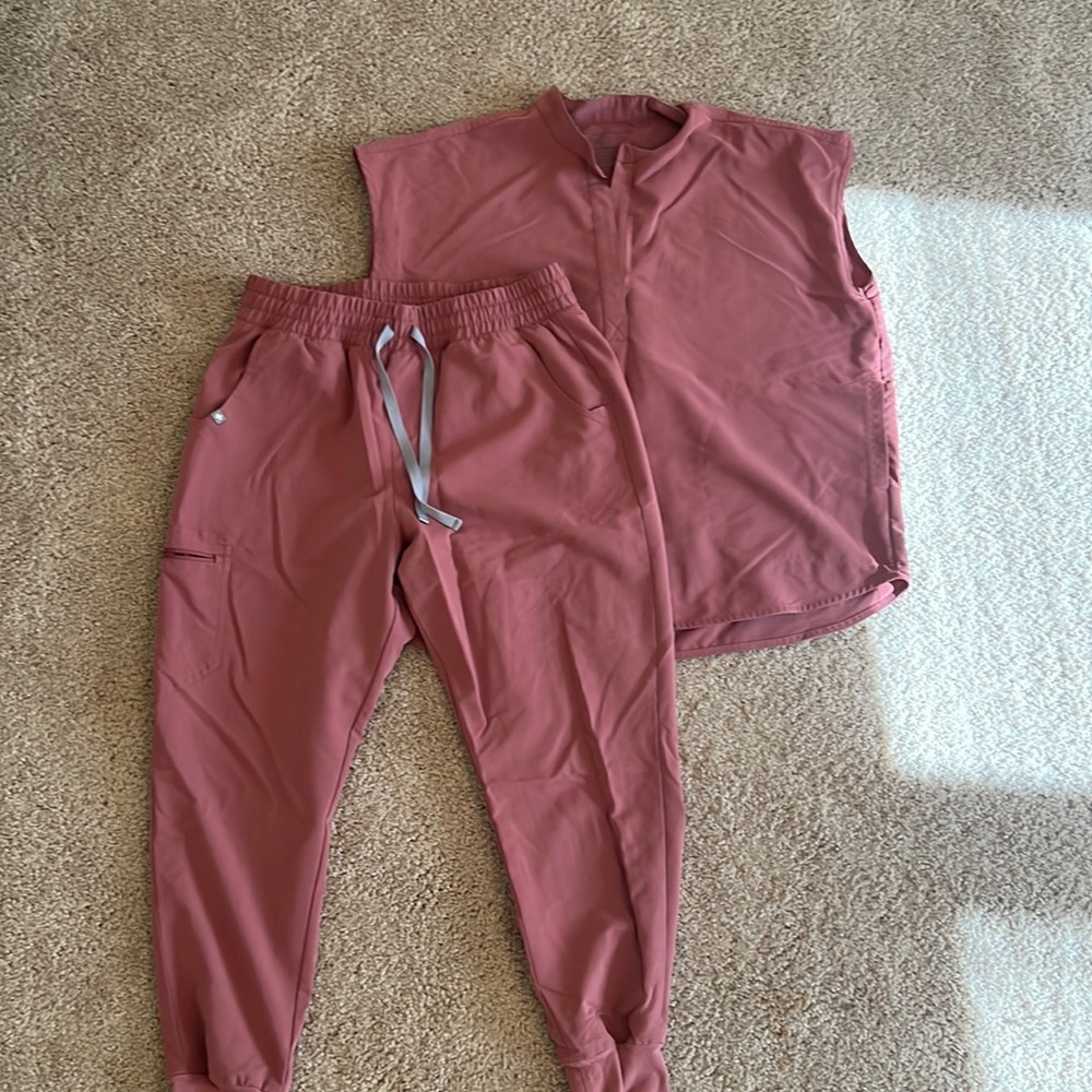 Figs mauve scrubs joggers